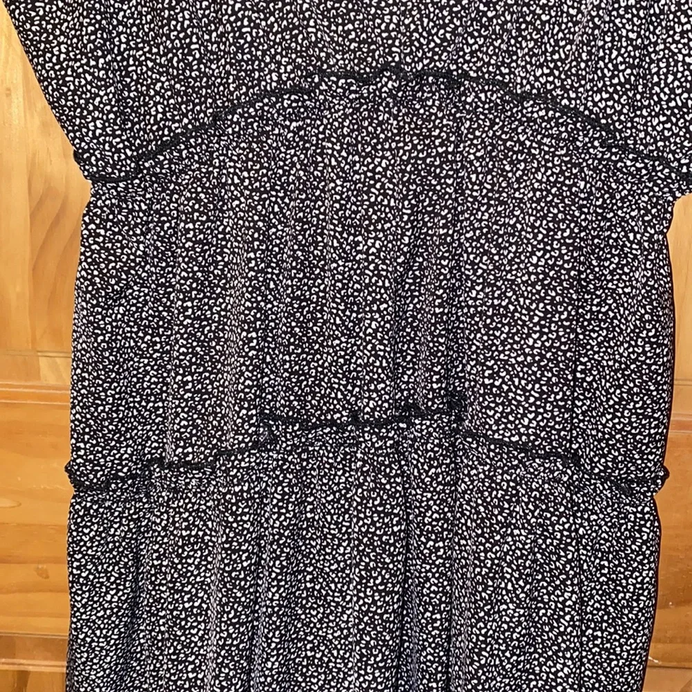 Black ruffle dress - Picture 2 of 4